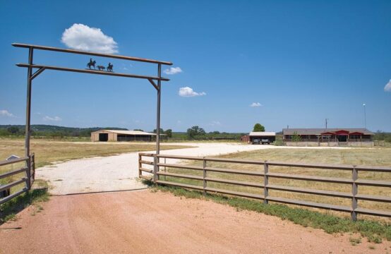 24300 N US Hwy 377 London, TX 76854