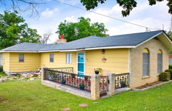631 Wheeler Street, Mason, Texas